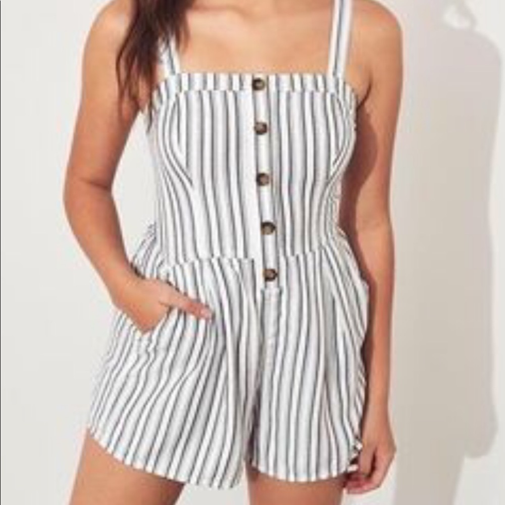 Hollister romper